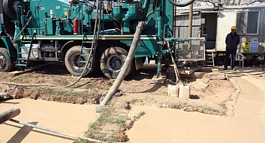 DSİ Malatya'daki kayısı bahçelerinin susuz kalmaması için sondaj kuyuları açıyor