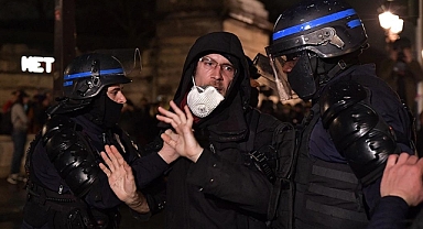 Fransa'da emeklilik reformu karşıtı gösterilerde gözaltına alınanların sayısı 500'ü geçti