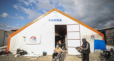 Hatay'da ağır hasarlı iki binadan çıkarılan cihazlarla 