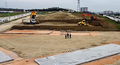 Hatay'da depremzede esnaf için 1861 prefabrik iş yeri kuruluyor