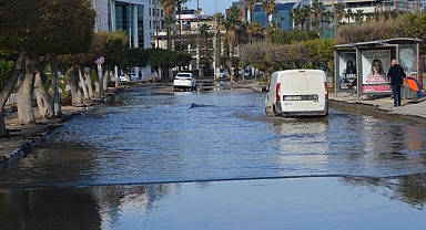 Hatay'ın İskenderun ilçesinde yükselen deniz suyu çekildi