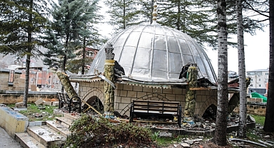 İkinci depremin merkez üssü Elbistan'da 19 cami hasar gördü