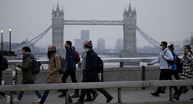 İngiltere’de enflasyon sürpriz bir şekilde çift hane geldi