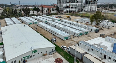 İskenderun'daki sosyal donatılı yaşam alanında depremzedelerin ihtiyaçları karşılanıyor