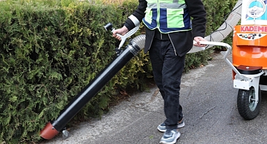 Kayseri'de parklar yerli elektrikli süpürge makinesi ile süpürülecek