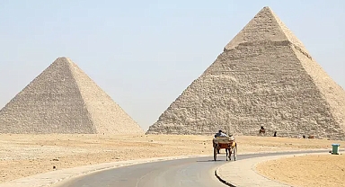 Keops Piramidi'nde Gizli Geçit Keşfedildi