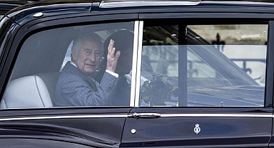 Kral Charles'ın resmini taşıyan ilk pullar üretildi