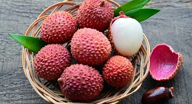 Liçi meyvesi C vitamini içeriyor,cildin yaşlanmasına izin vermiyor!