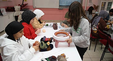 Meslek liseliler depremzede çocuklar için 