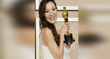 Michelle Yeoh, Oscar tarihindeki ilk Çin kökenli film kraliçesi oldu