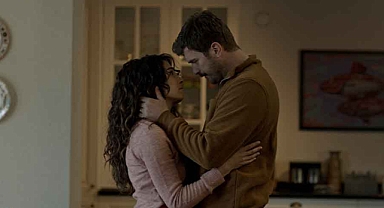  ONUR SAYLAK VE HAKAN GÜNDAY İMZALI KIVANÇ TATLITUĞ VE FUNDA ERYİĞİT’İN BAŞROLLERİNİ PAYLAŞTIĞI BOĞA BOĞA’NIN İLK FRAGMANI YAYINLANDI