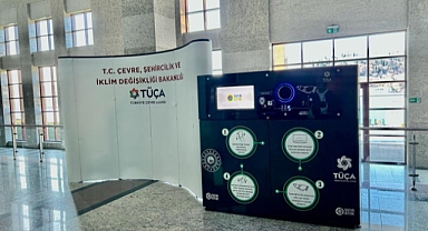 Pet şişe makineye atılıyor, para cep uygulamasına geliyor