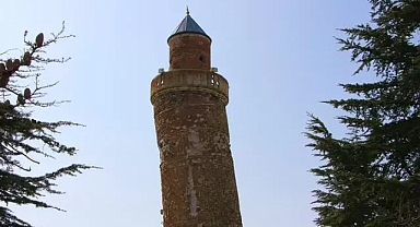 Pisa Kulesi'nden daha eğik olan Eğri Minare, 3 büyük depremde de ayakta kaldı