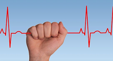 SAĞLIKÇILAR ENKAZDAN ÇIKTILAR ZAM İLE KARŞILAŞTILAR