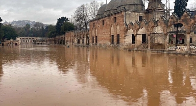 Sel Suları Balıklıgölü Çamura Çevirdi