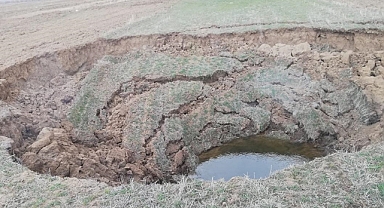 Sivas'ın Zara ilçesinde obruk oluştu