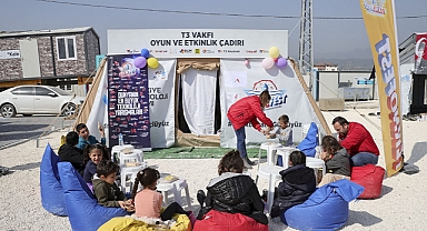  T3 Vakfı Hatay'daki Çadır Kentlerde Çocukların Yüzlerini Güldürüyor