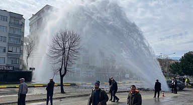 Trabzon'da ana su hattı patladı