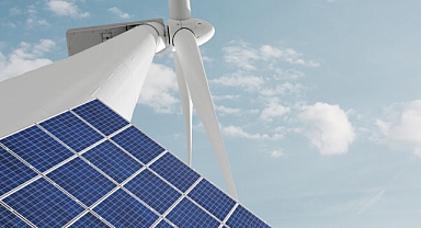 Türkiye'nin kurulu elektrik gücü ve yenilenebilir enerji payı ne kadar?