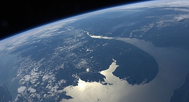 132 bin dolara balonla uzayın sınırında öğle yemeği