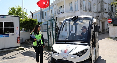 ADALAR’DA ULAŞIMI KADINLAR YÖNETİYOR (Görüntülü ve fotoğraflı)