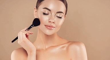 Allık sürmeden doğal pembe yanaklar elde edin! Cildi canlı ve aydınlık göstermenin 7 yolu