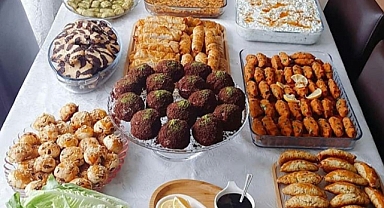 Bayramda alışkanlıklarınızdaki küçük değişikliklerle kilonuzu kontrol edin