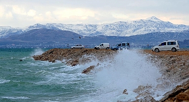 Doğu Anadolu'nun güneydoğusu için kuvvetli rüzgar ve fırtına uyarısı