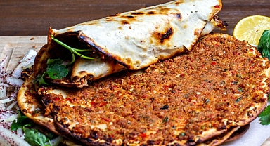 Evde Taş Fırın Lezzetinde: Lahmacun Tarifi