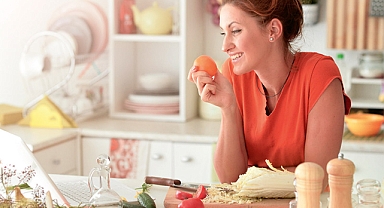 Hem Yaşam Sürenizi Uzatacak Hem de Daha Genç Görünmenizi Sağlayacak Mucizevi Besinler 