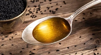 İbn-i Sina bin yıl önce formülünü verdi: Bu yağ beyazlayan saçları eski haline getiriyor...