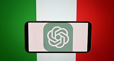 İtalya yapay zeka sohbet robotu ChatGPT'ye erişimi engelledi