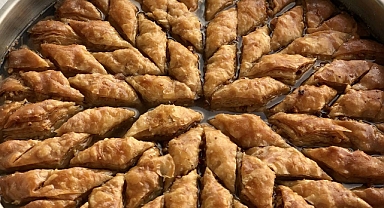 Kolay Ev Baklavası Tarifi 