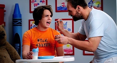 Korumacı ailelerin çocukları “Peter Pan Sendromu” yaşayabiliyor