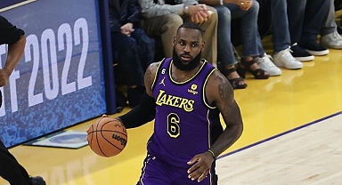 LeBron James'in rekor kırdığı maçta Lakers, seride 3-1 öne geçti