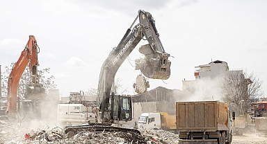 Malatya'da 6 bin 240 enkazdan 5 bin 330'u kaldırıldı