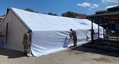 Malatya'da jandarma 14 çadır derslik kurdu