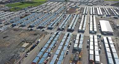 Nurdağı'nda depremzedelerin ihtiyaç duyduğu konteynerlerin yüzde 85'i kuruldu