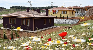 Nurdağı'nda köy tipi kalıcı afet konutlarına depremzedeler yerleşmeye başladı