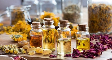 Saç diplerindeki kuruluk ve kaşıntıya son! Kepeği önlüyor, dökülmeyi durduruyor