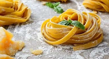 Sadece 3 Ana Malzemeyle Evde 10 Dakikada Hazırlayabileceğiniz Glütensiz Makarna Hamuru Tarifi 