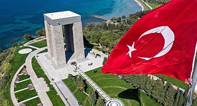  Şehitler Abidesi'nde Çanakkale Kara Savaşları'nın 108'inci yılı dolayısıyla tören düzenlendi