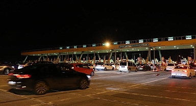 Tatilcilerin Osmangazi Köprüsü'nden geçiş yoğunluğu sürüyor