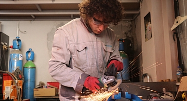 Tesla'dan destek alan mühendis adayları, İtalya'da piste çıkmaya hazırlanıyor