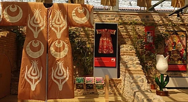 TÜRKİYE’DEN 50 SERAMİK SANATÇISININ ESERLERİNDEN OLUŞAN “LALE VE KADIN” SERGİSİ İSTANBUL LALE VAKFI’NDA AÇILIYOR 