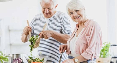 Uzmanı 65 yaş ve üzeri vatandaşları uyardı: 'Yılda en az 1 kez check up' 