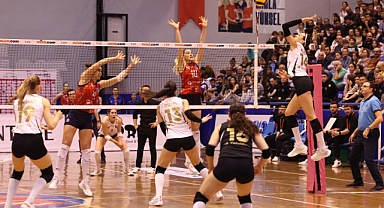 VakıfBank, ligde de kazanmaya devam ediyor