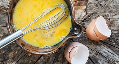 Yıllarca ziyan ettik, çöpe attık! Yumurtayı sakın böyle çırpmayın!