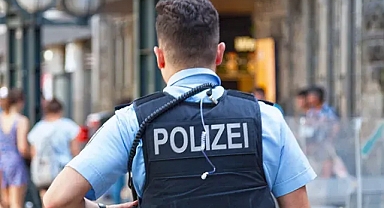 Almanya'da Mercedes fabrikasında silahlı saldırı: 2 ölü