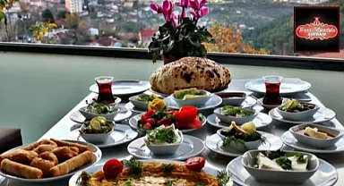 Annemize mükellef bir sofra kuralım...